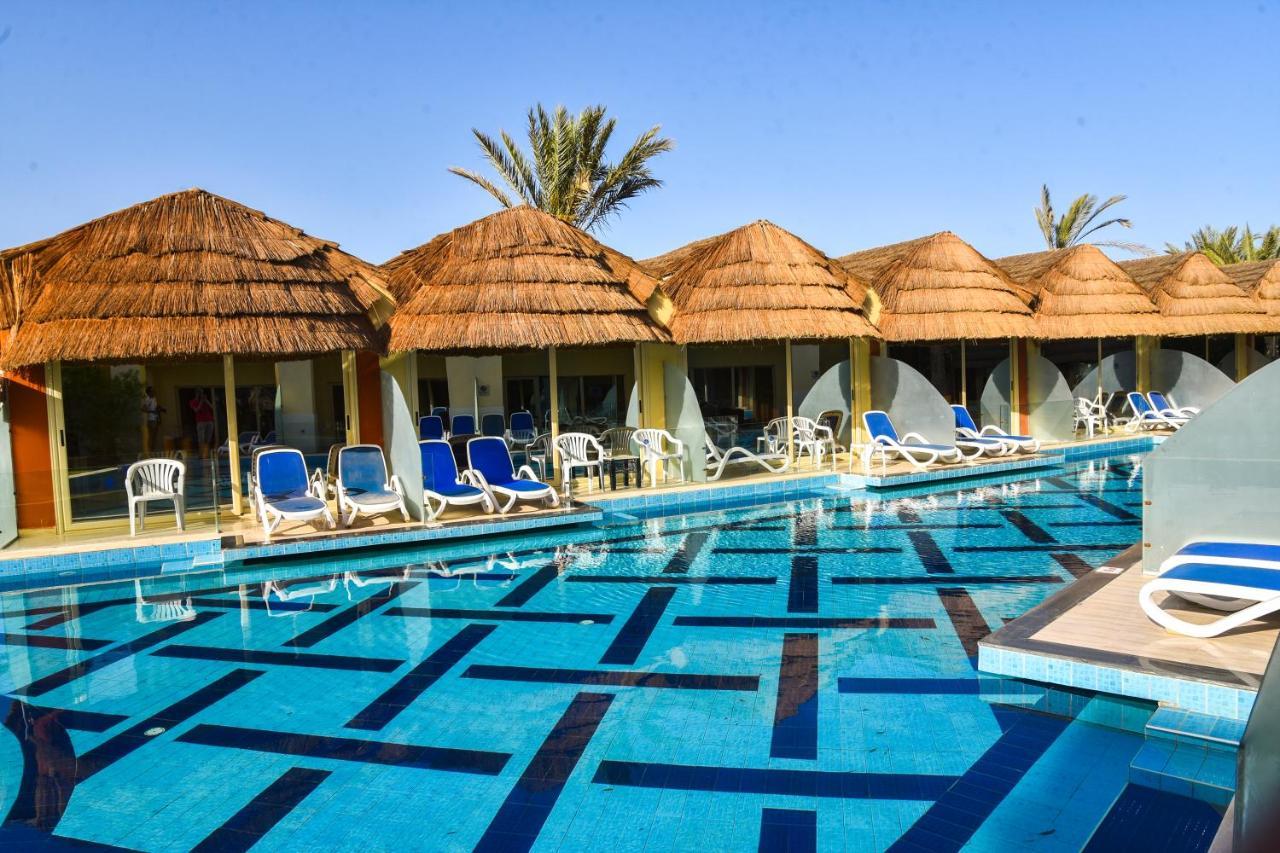 Bungalow med pool