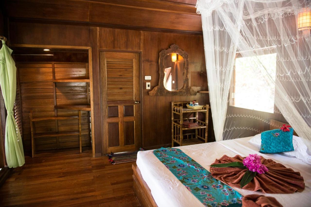 Deluxe Bungalow Sea View AC Room