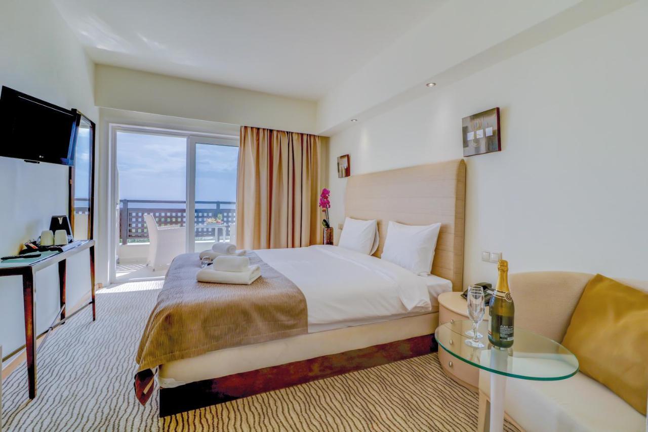 Doppelzimmer mit seitlichem Meerblick