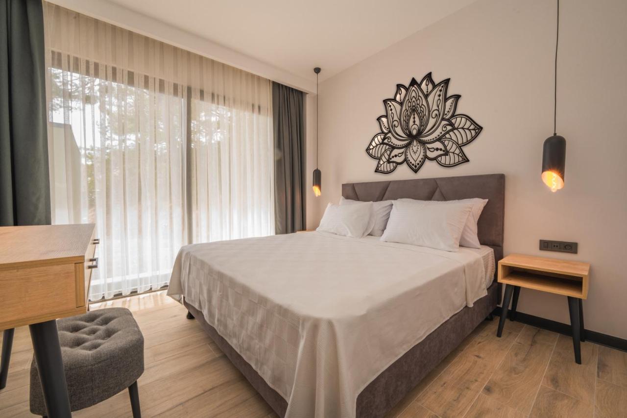 PALM SUITES