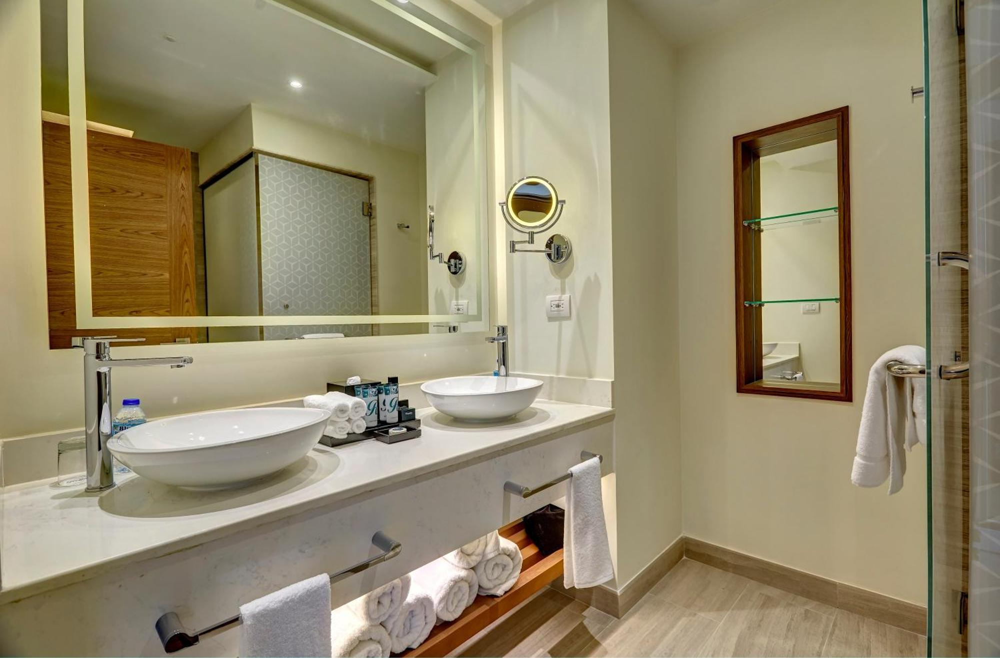 Chairman Overwater Bungalows Diamond Club,1455921154:JPEG