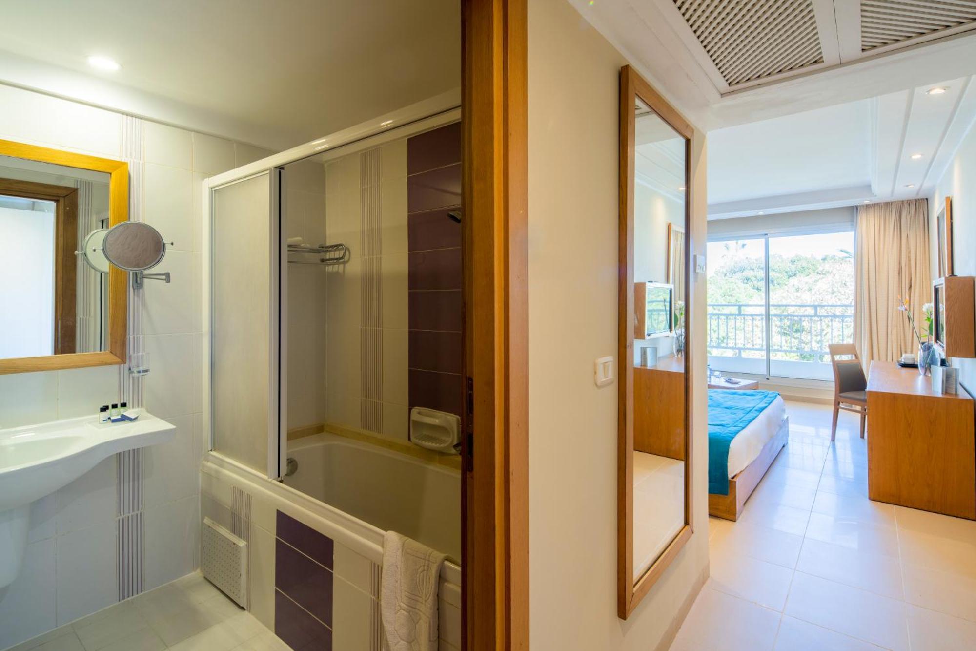 Quadruple Room,394444218:JPEG