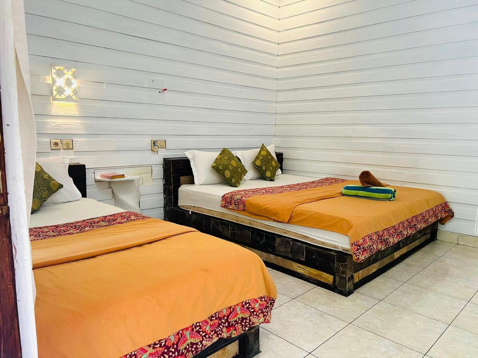 Queen Twin Room