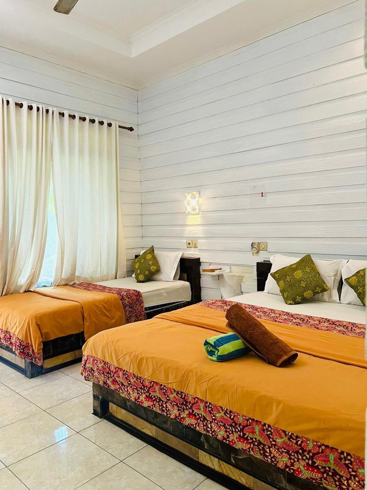 Queen Twin Room