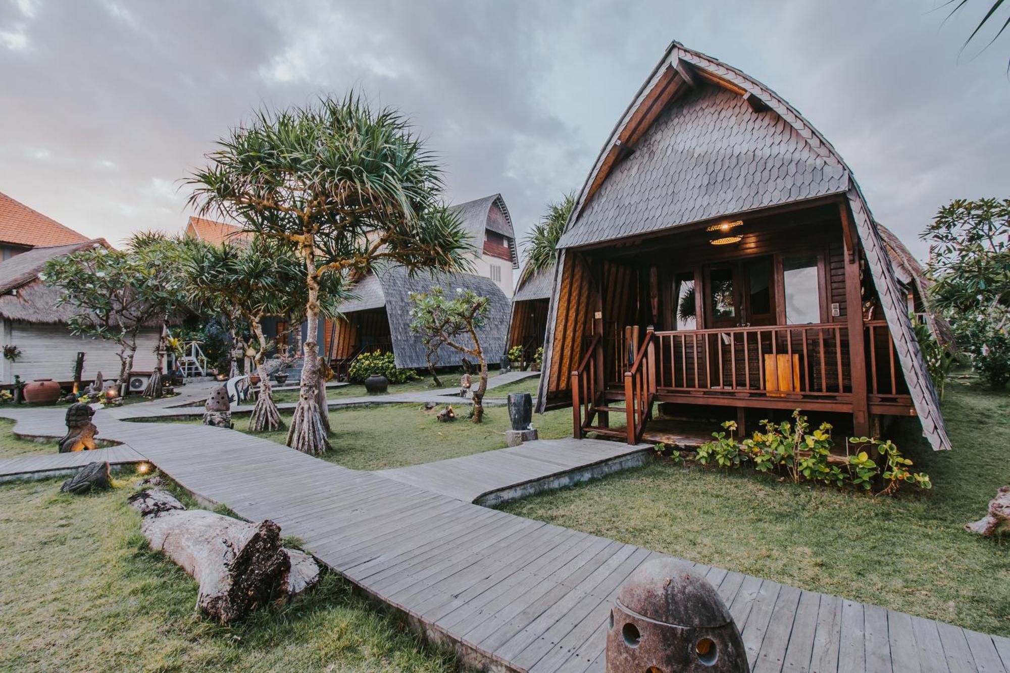 Standard Huts Ocean View