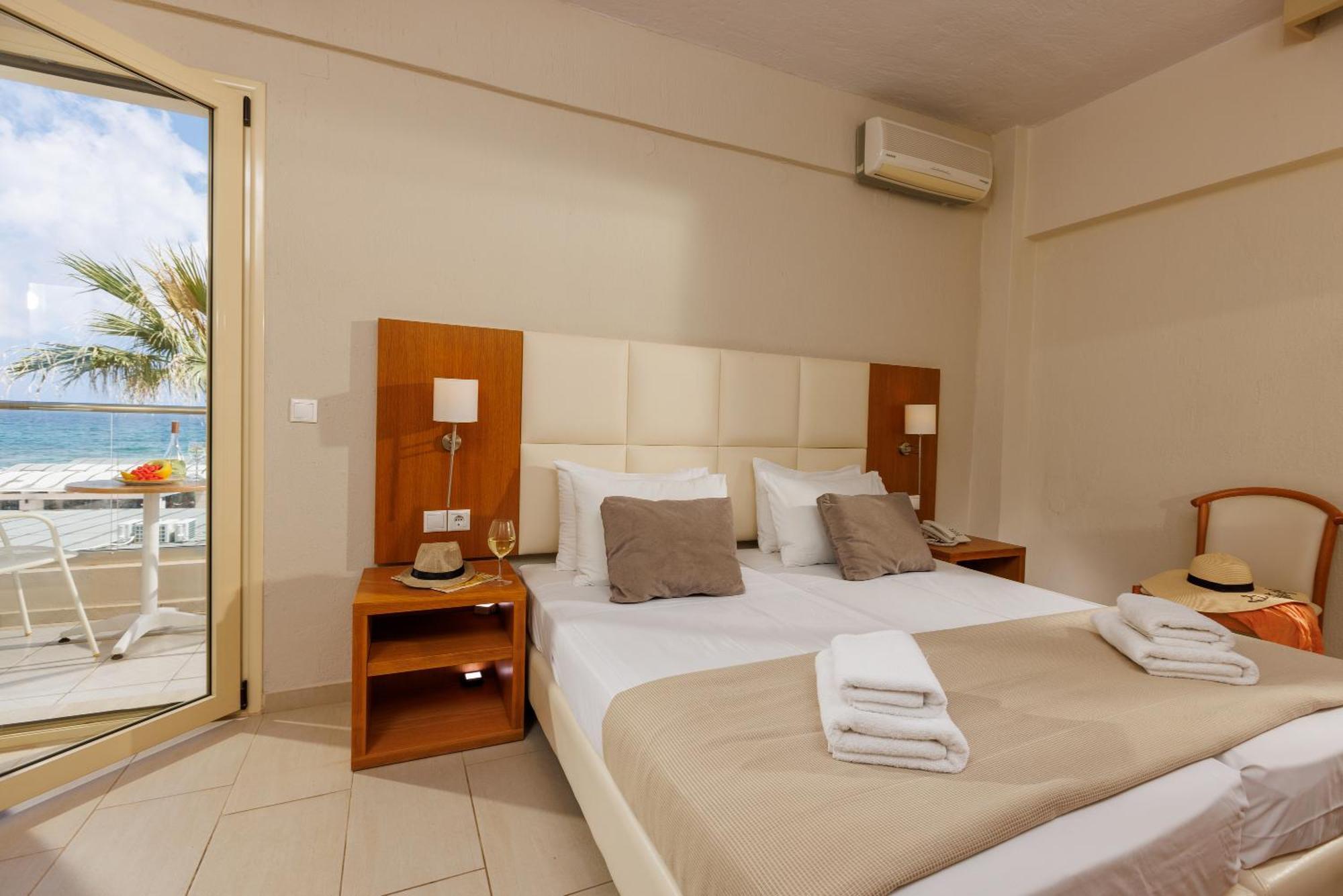 Double or Twin Room Sea View