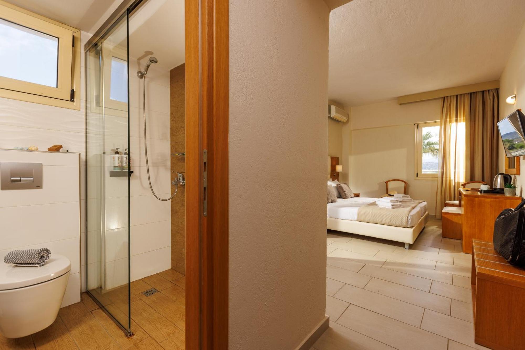 Double or Twin Room Sea View