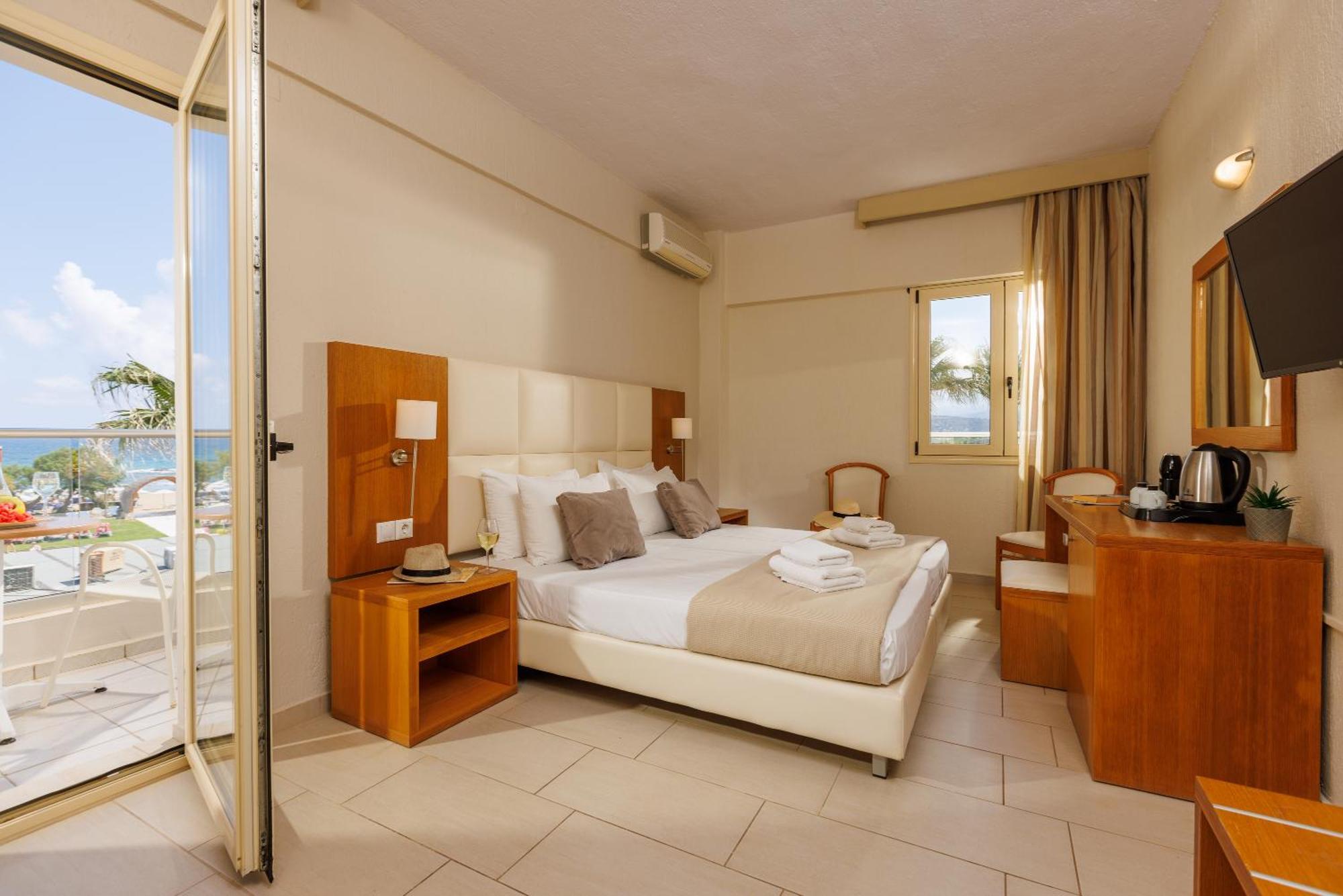 Double or Twin Room Sea View