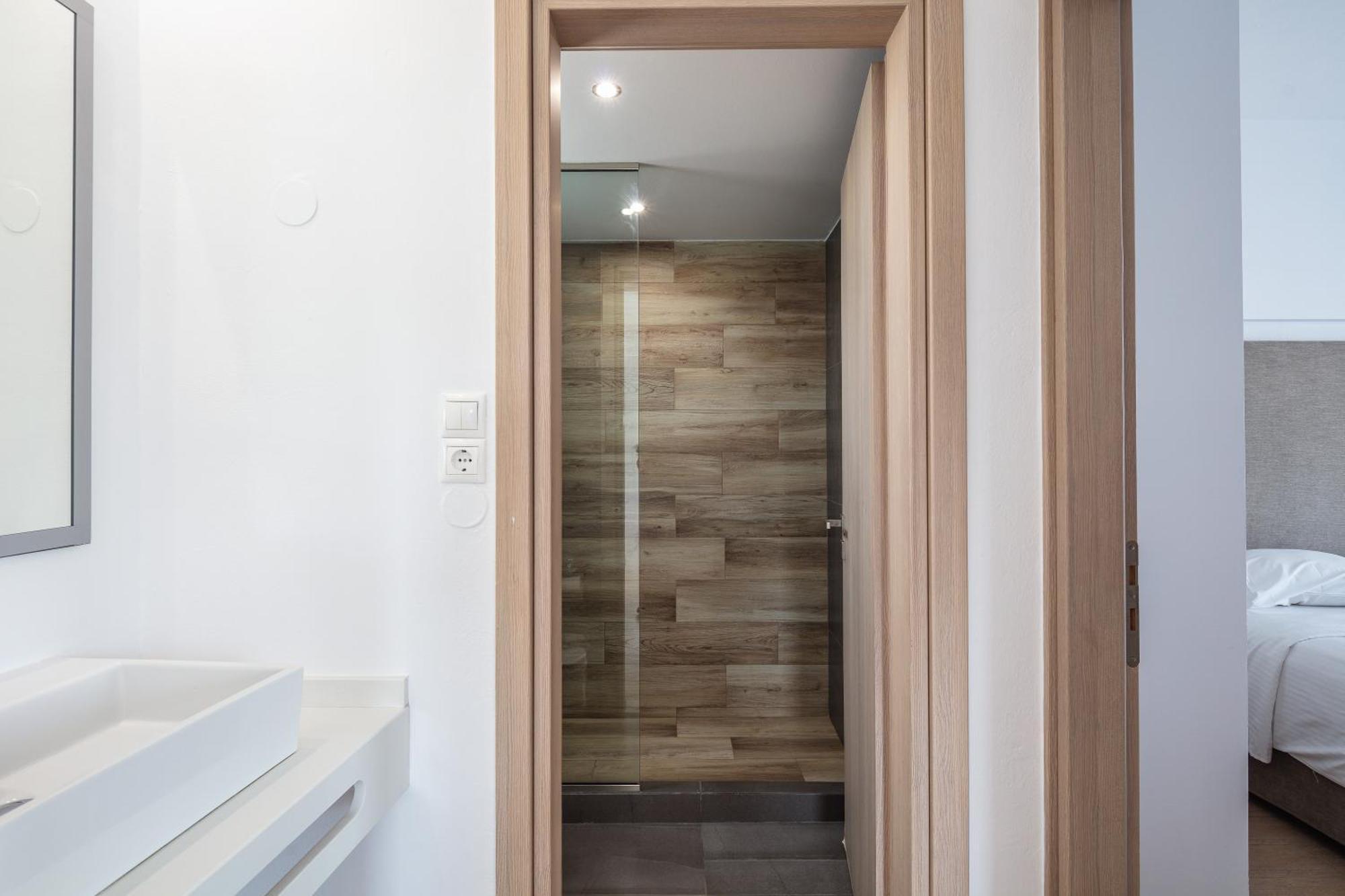 Grand One-Bedroom Apartment