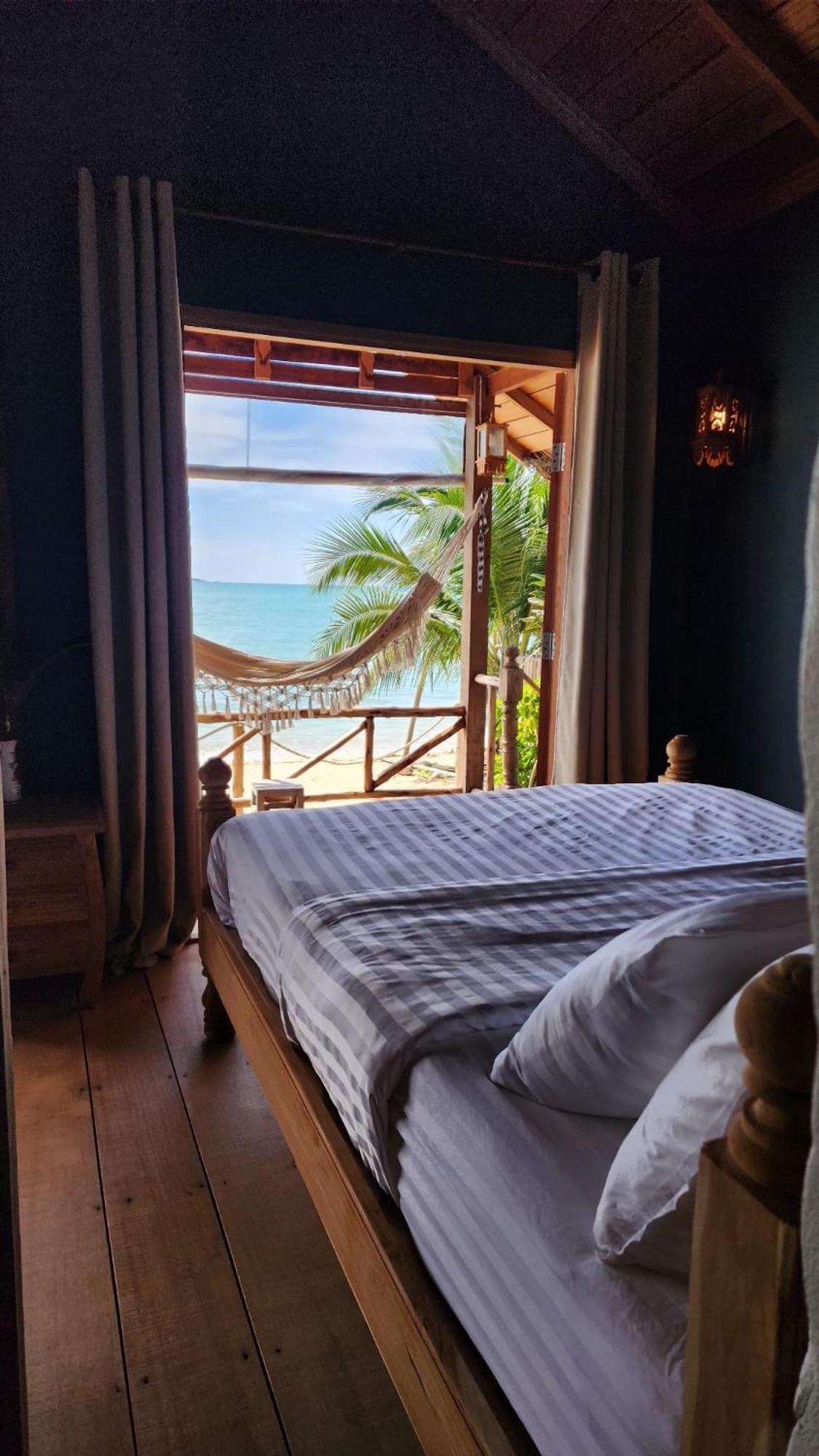 Bungalow Beach Front