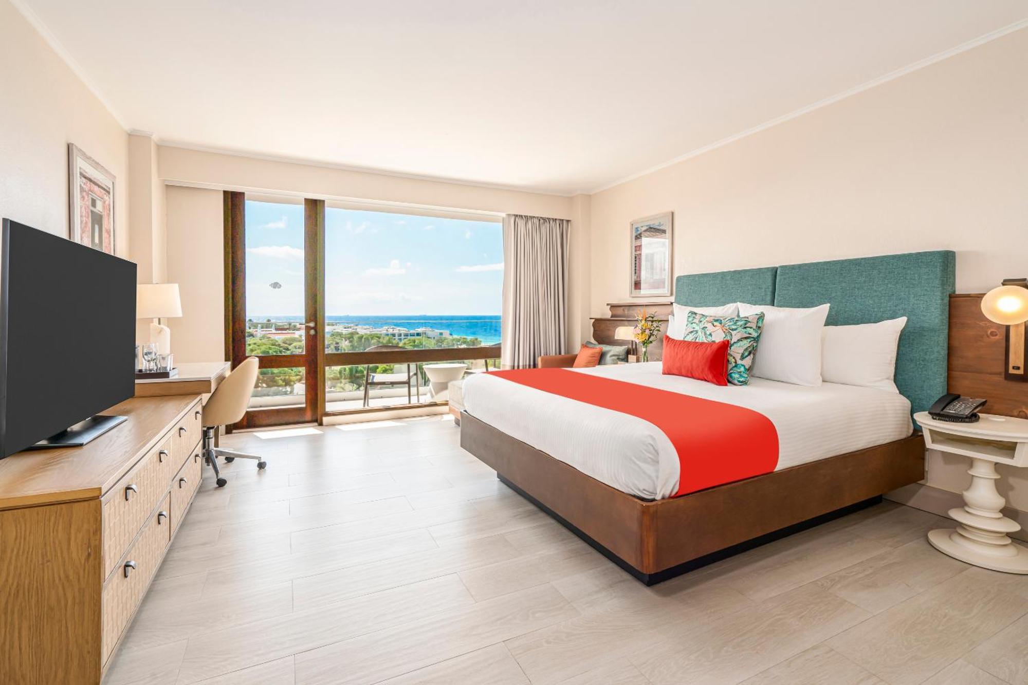 Deluxe Partial Ocean View King