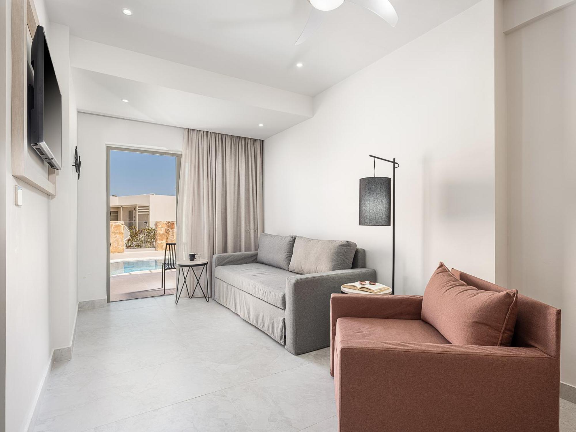 Luxury Suite with Private Pool,1660285914:JPEG