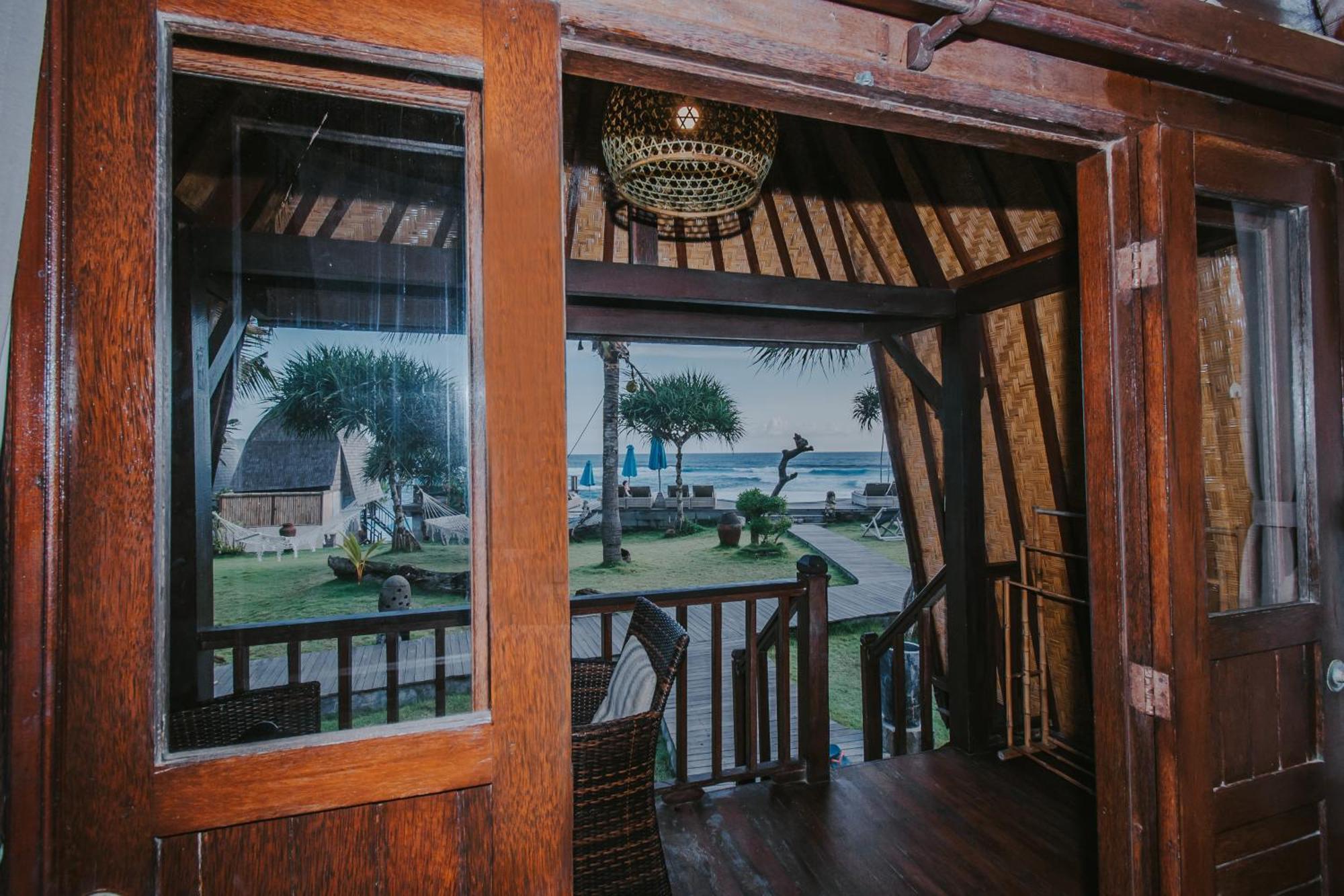 Standard Huts Ocean View