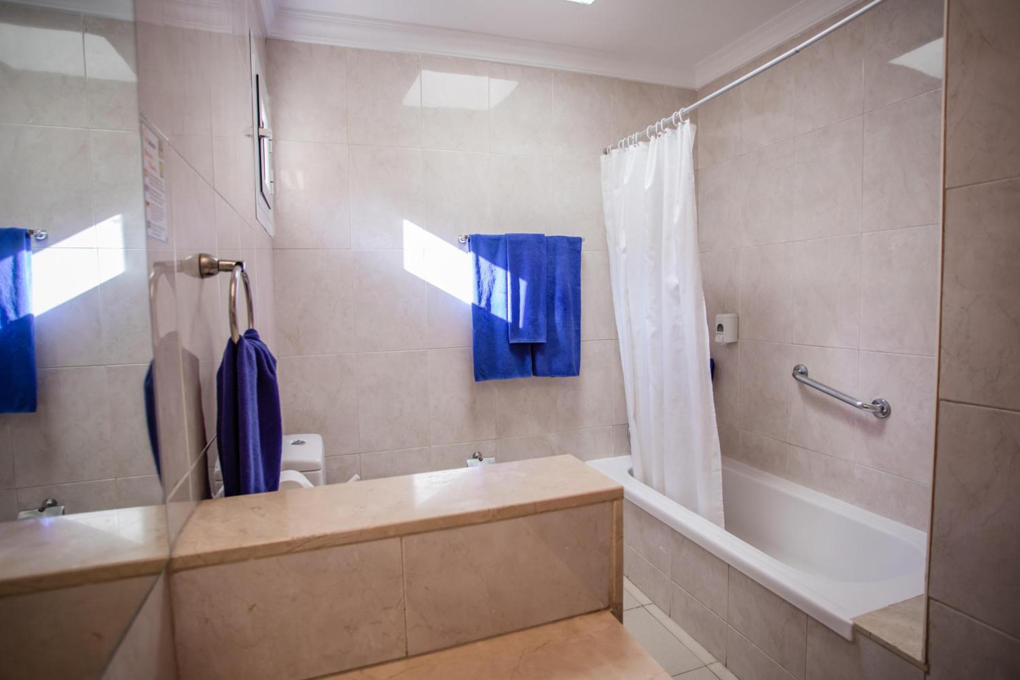 Large Classic One  bedroom bungalow