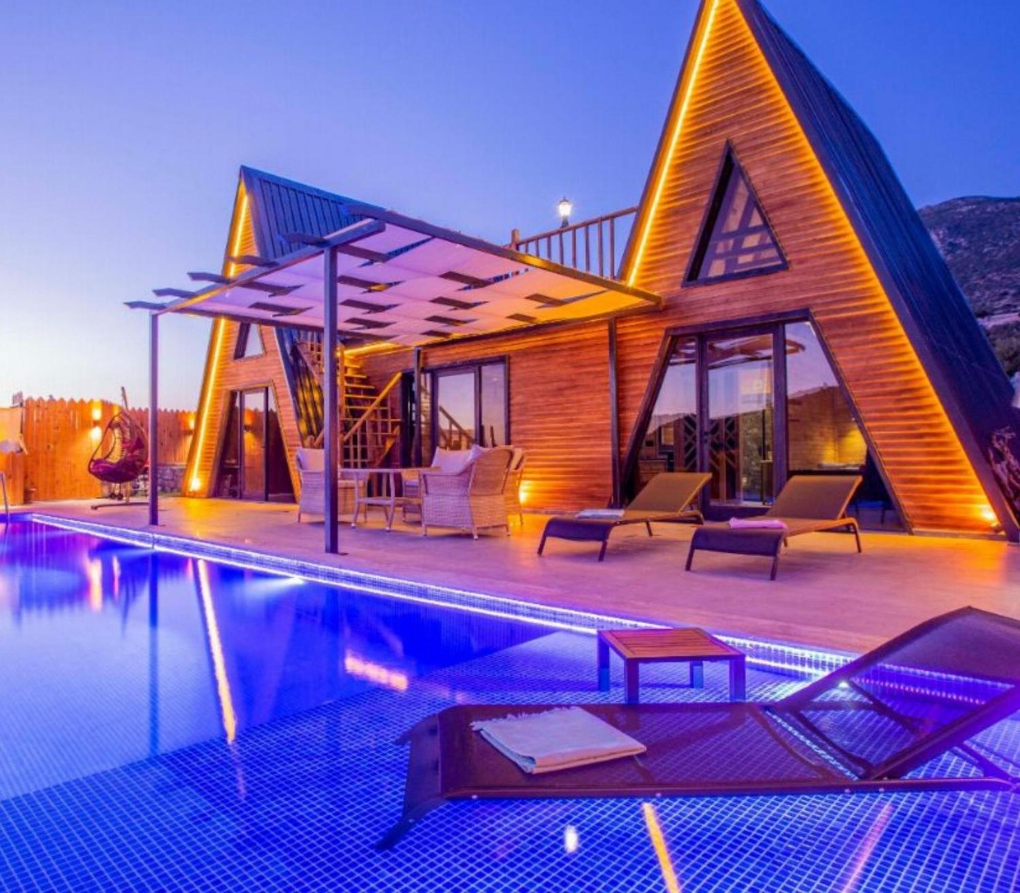 Bungalow - Water Front