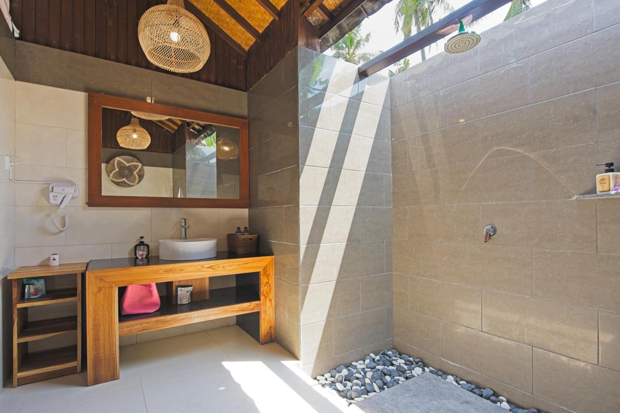 Triple Room with Pool View