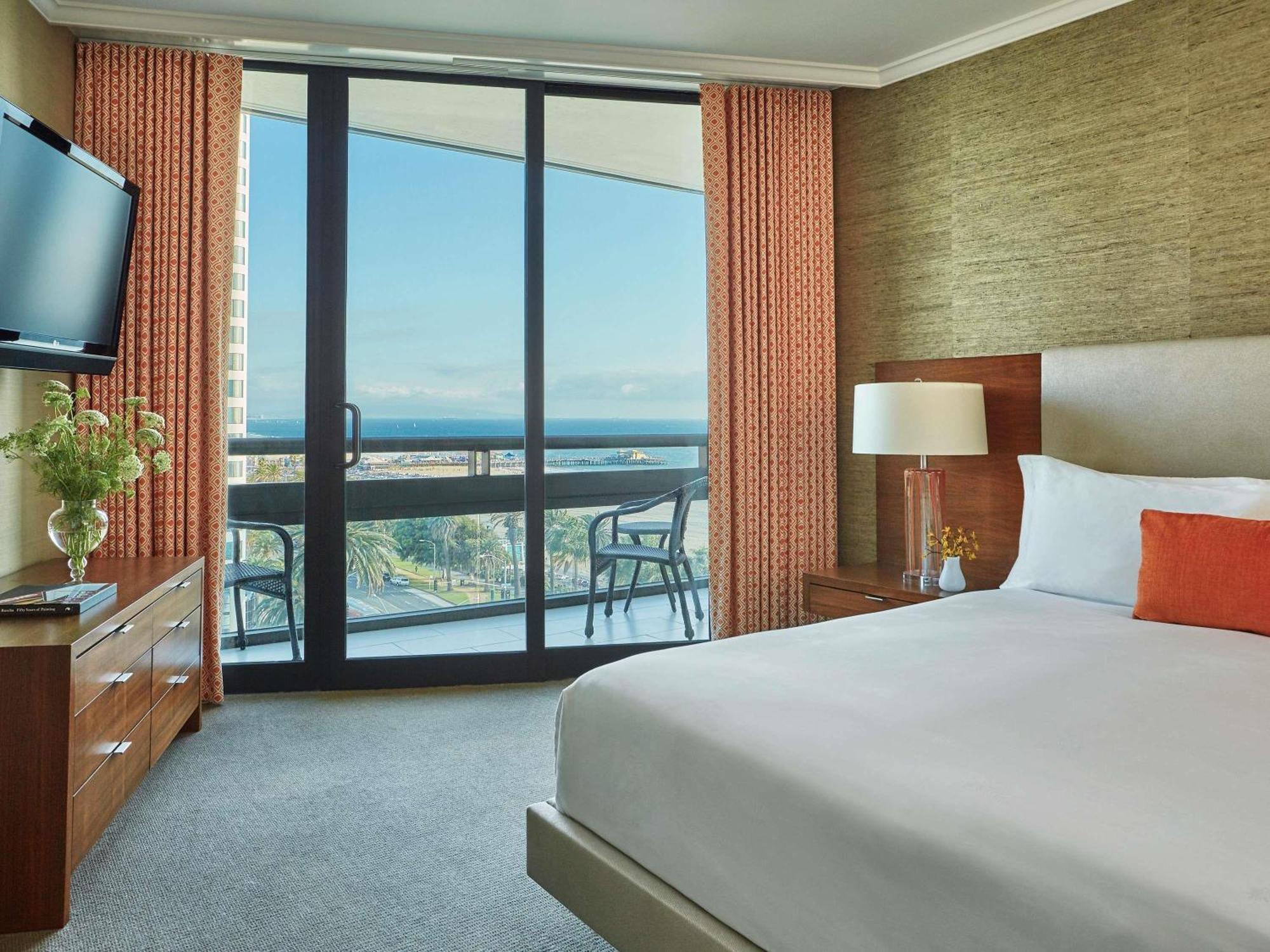 Deluxe King Room,991616731:JPEG