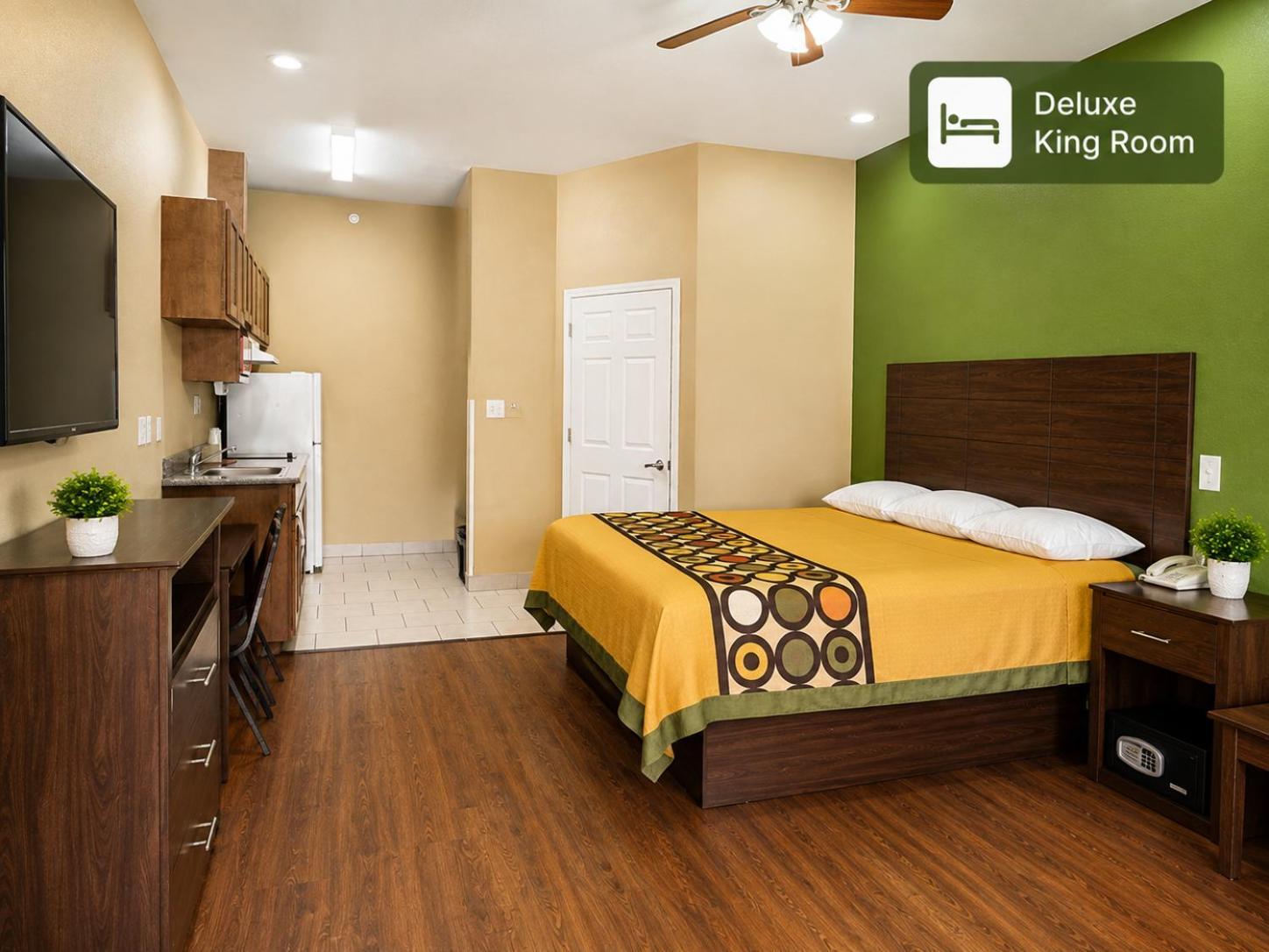 Deluxe King Studio