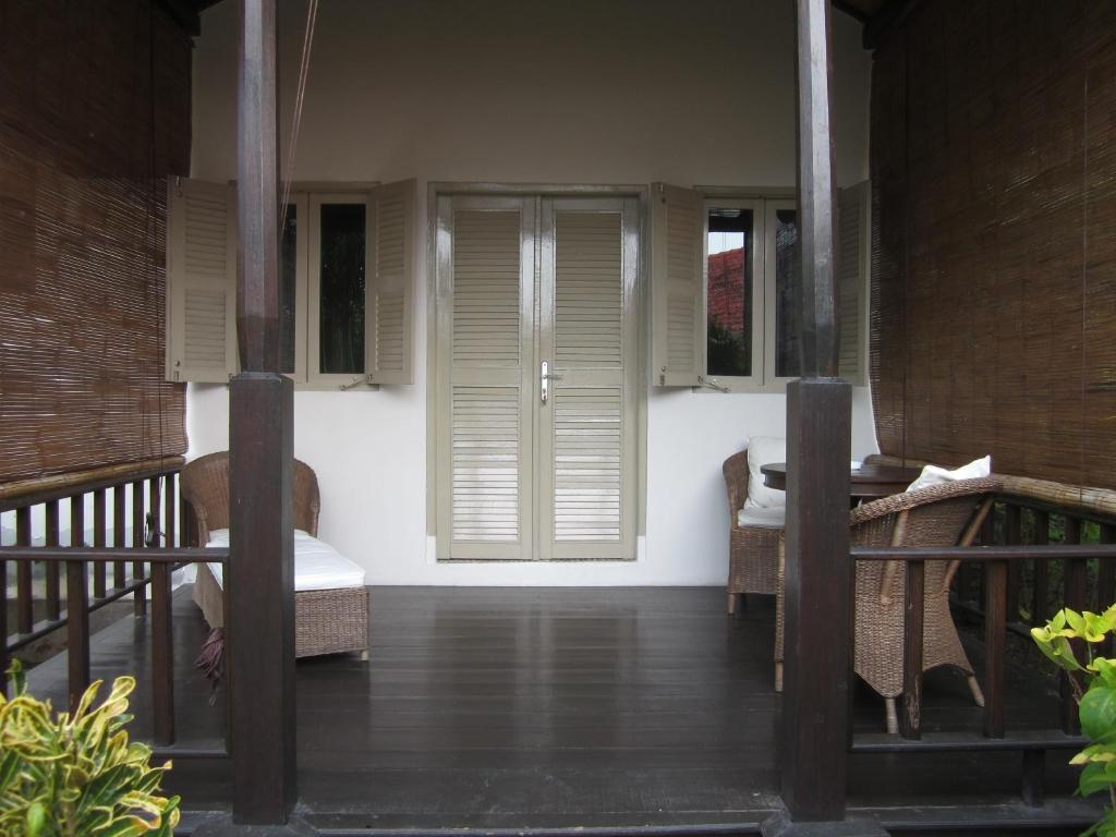 One-Bedroom Bungalow Garden View