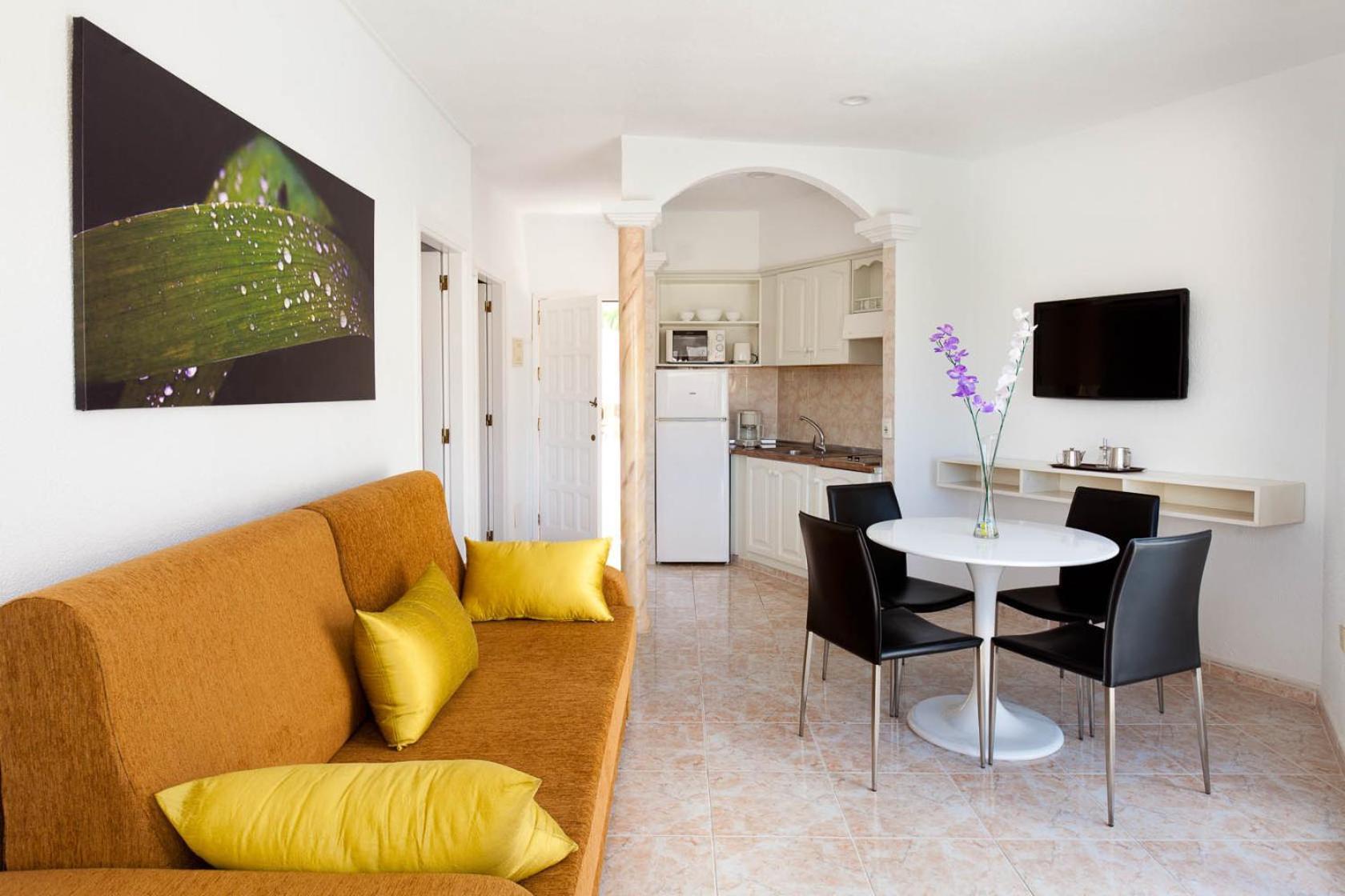 Two-Bedroom Apartment (4 Adults),665955477:JPEG