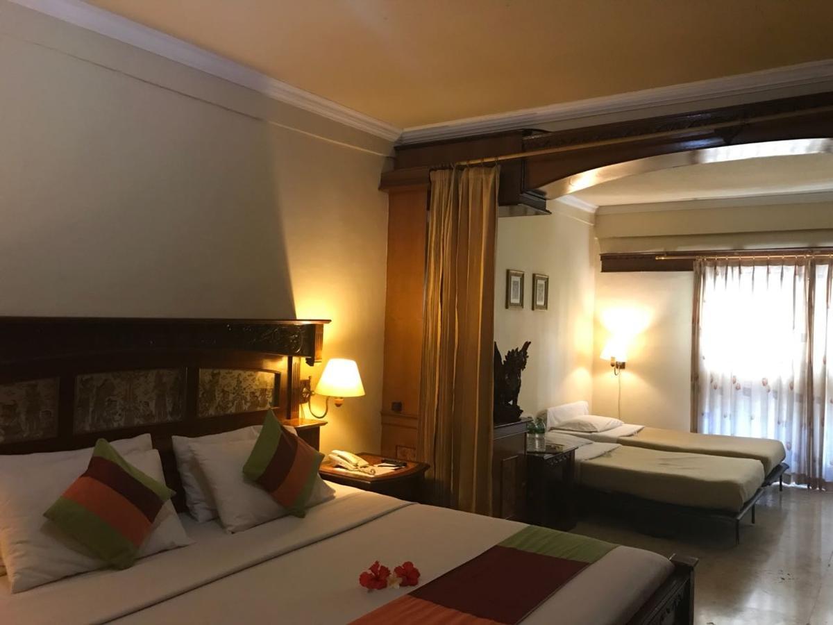 Deluxe Family Room