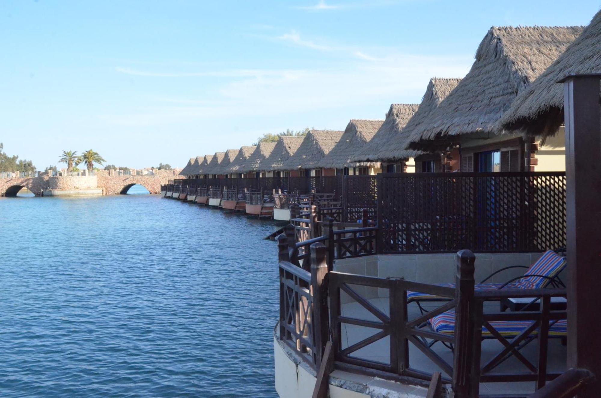 Lagoon Bungalow with Outdoor Private Pool Jacuzzi,1517493220:JPEG