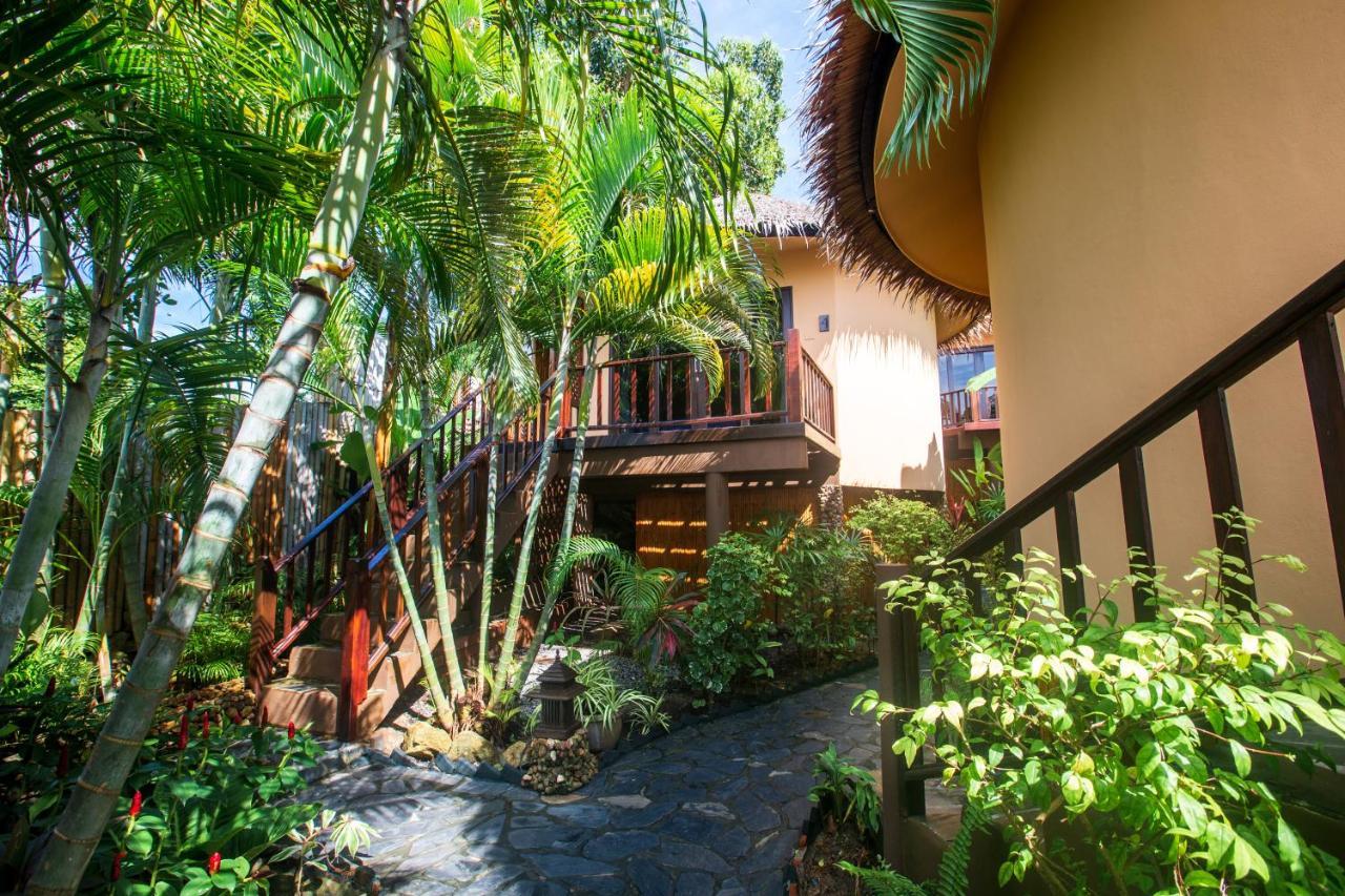 Bungalow with Garden View