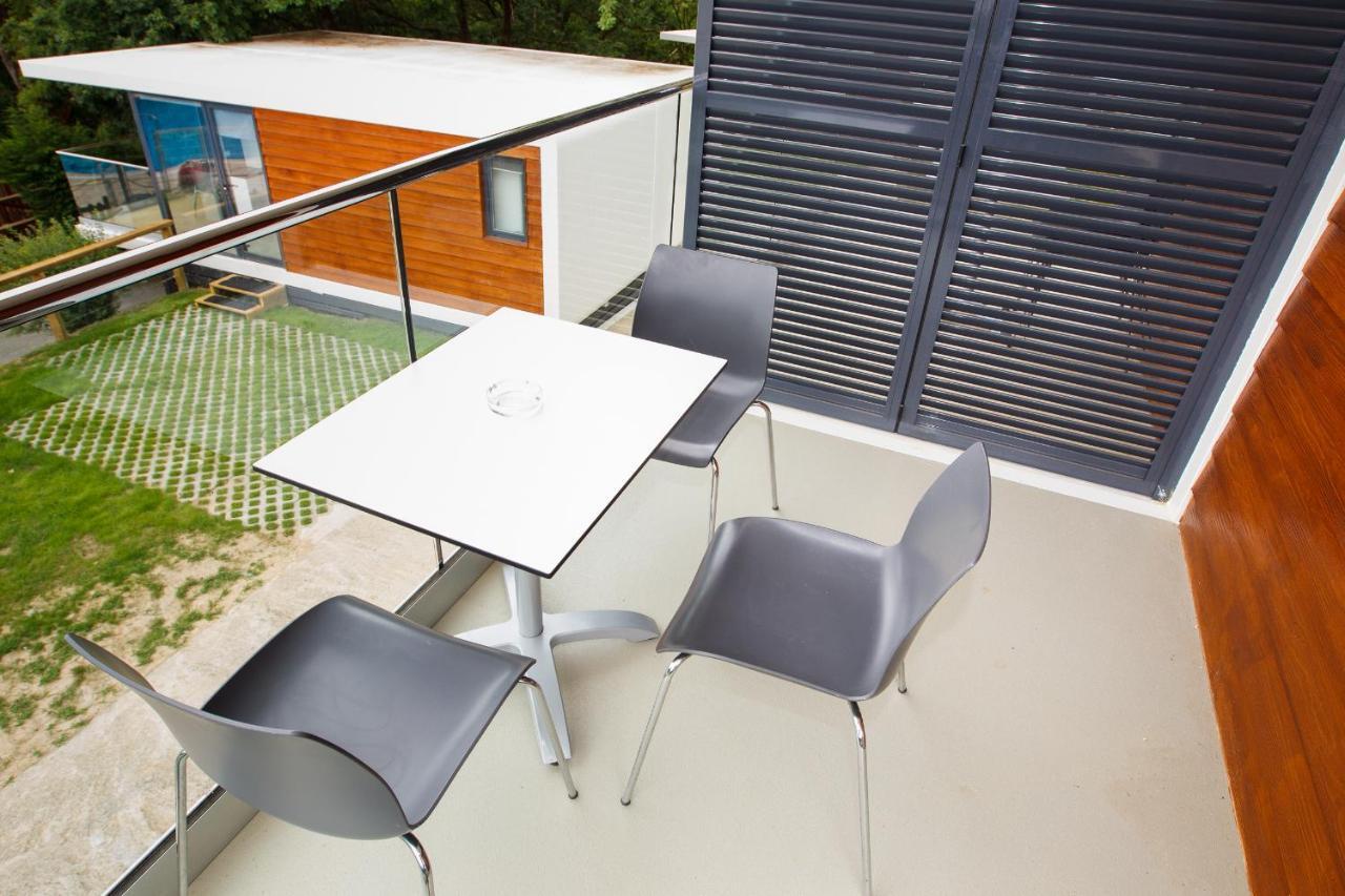 Mobile Home terrace,127951050:JPEG