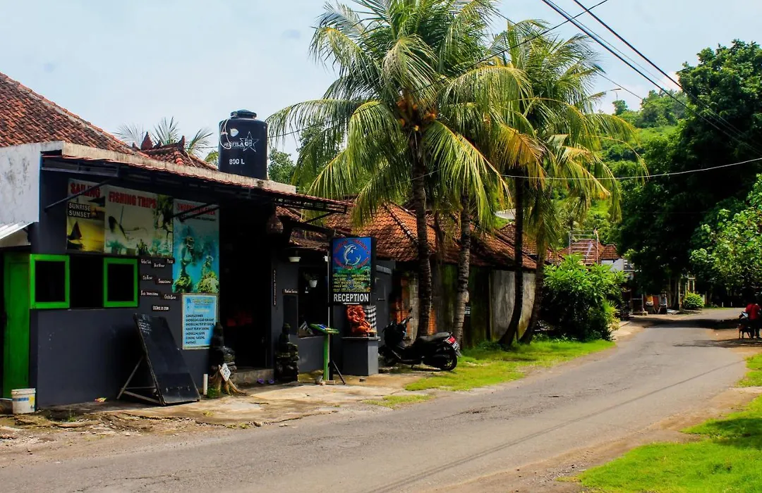 COCONUT BEACH BUNGALOWs&WARUNG-1