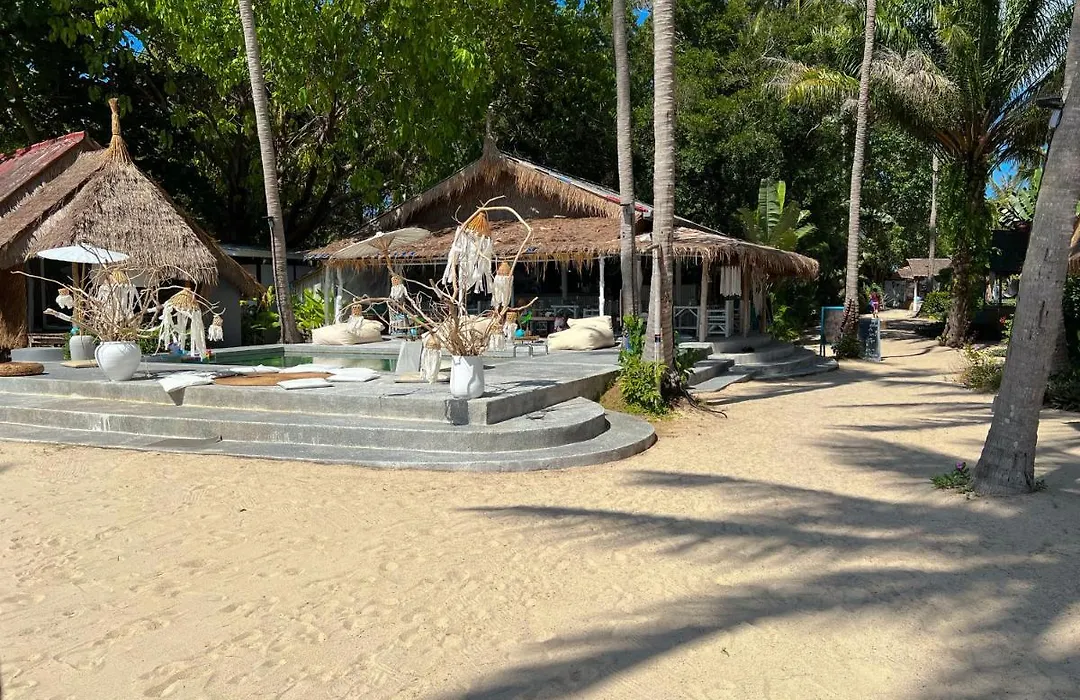 Sea Love Beach Bar & Bungalows-1