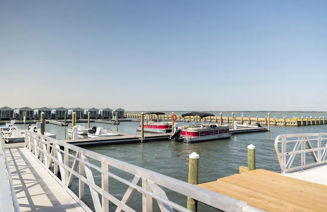 Blufin Bungalows & Marina-1