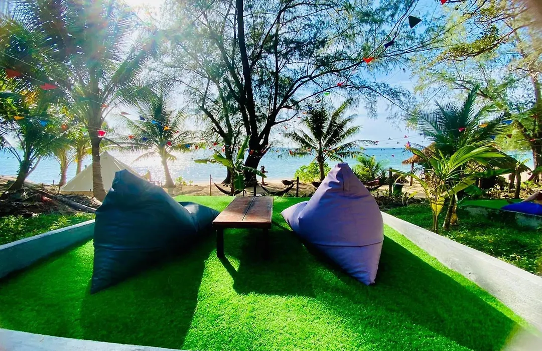 Robinson Bungalows-1