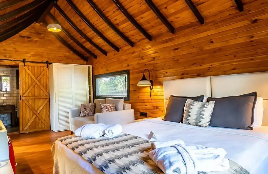 Dolce Vita Luxury Bungalows-1