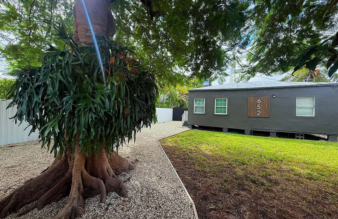 Wynwood Bungalows By Renzzi-1