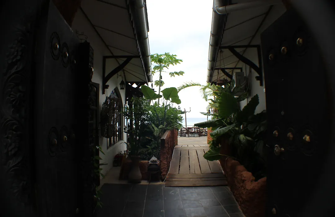 Langi Langi Beach Bungalows-1