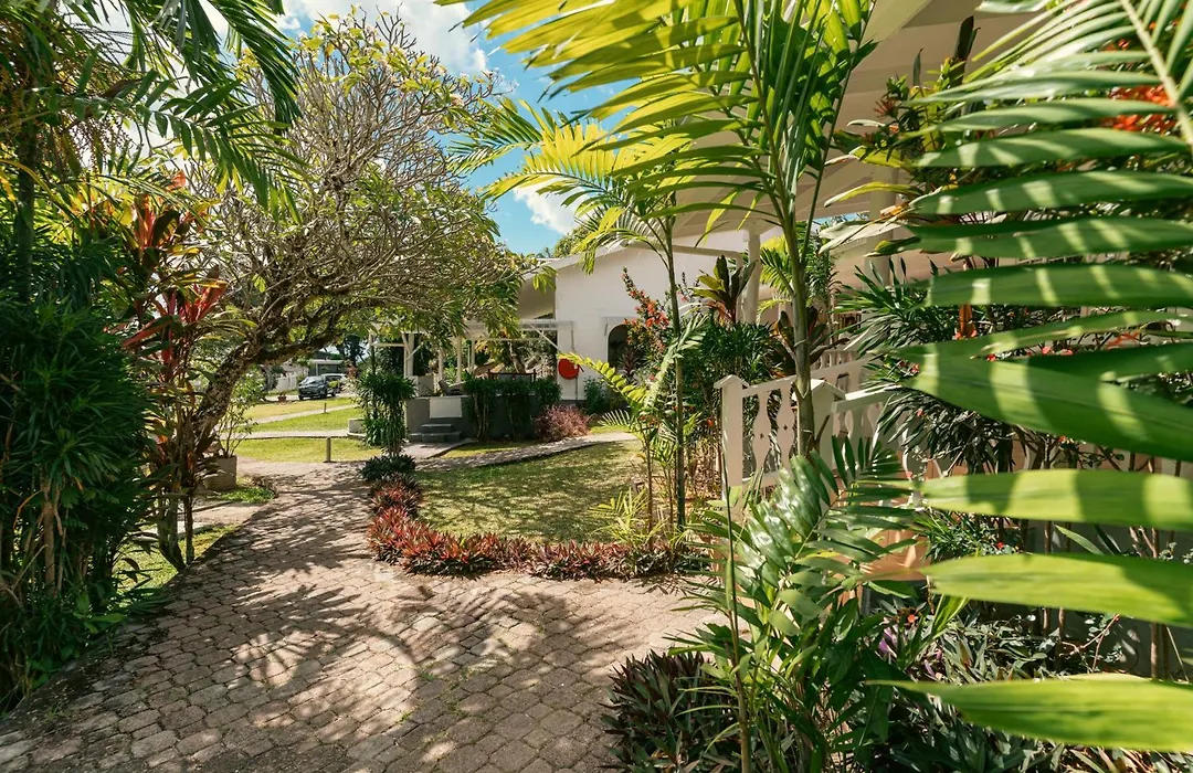 Beau Vallon Bungalows-1