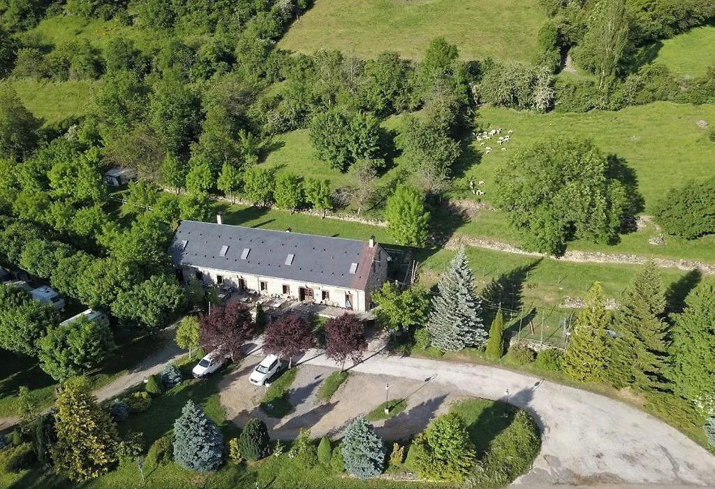 Hotel, Bungalows y Camping Viu-1