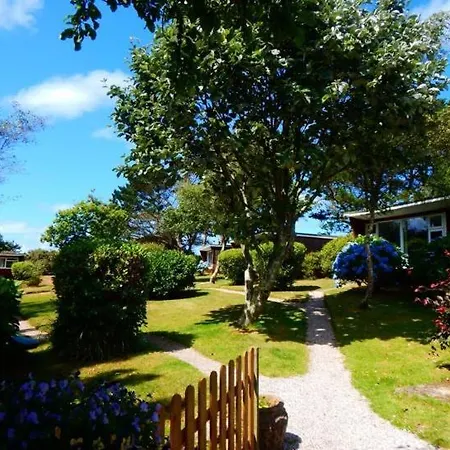 Mount Hawke Holiday Bungalows-3