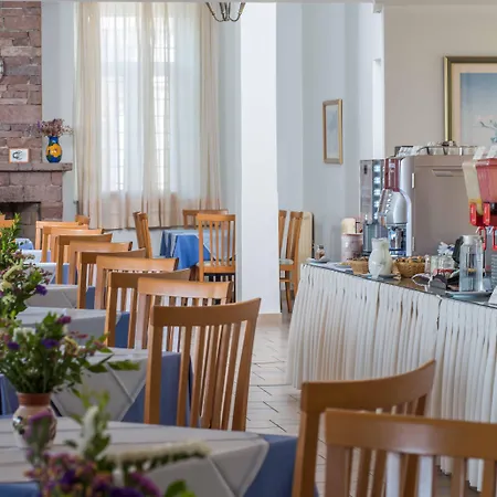 Hotel Delfinia-3