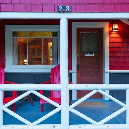 Johnston Canyon Lodge & Bungalows-2