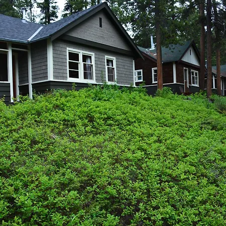 Johnston Canyon Lodge & Bungalows-3