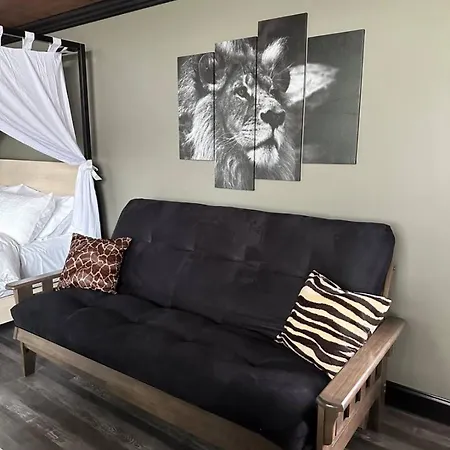 Big Cat Bungalows At The Haven - Lion 2-2