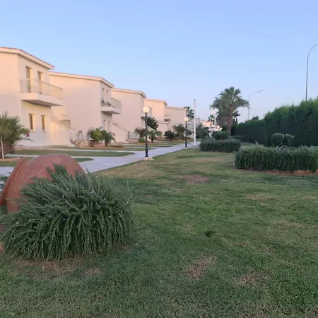 Nissiana Hotel & Bungalows-3