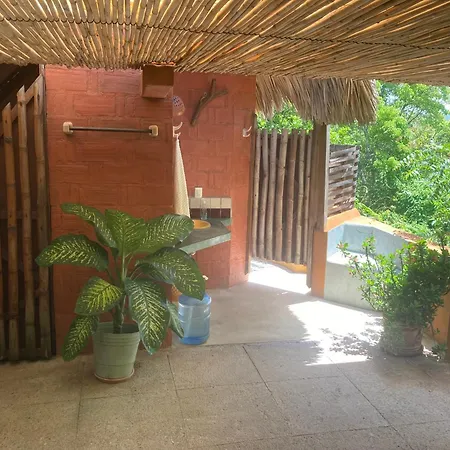 LA LOMA LINDA, Bungalows y Yoga-3