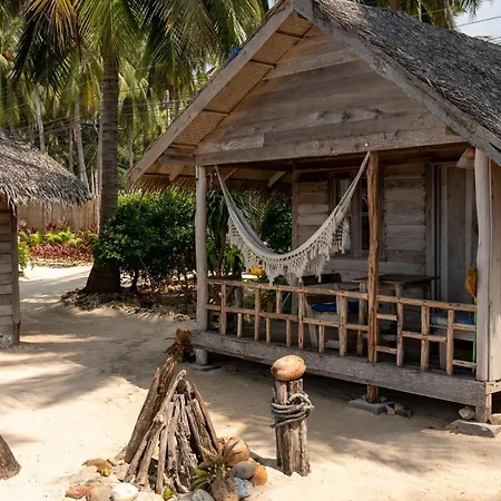 Castaway Beach Bungalows-3