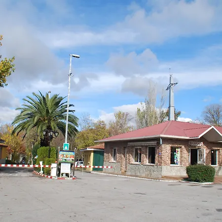Bungalows Camping Alpha Madrid-2