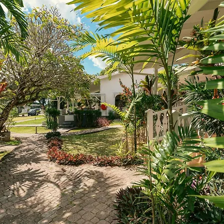 Beau Vallon Bungalows-2