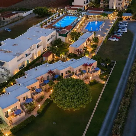Golden Bay Apartments - Pool&Garden Retreat-2