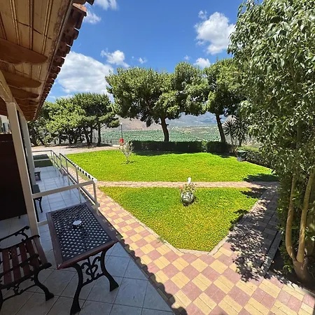 Chrissa Camping Rooms & Bungalows-2