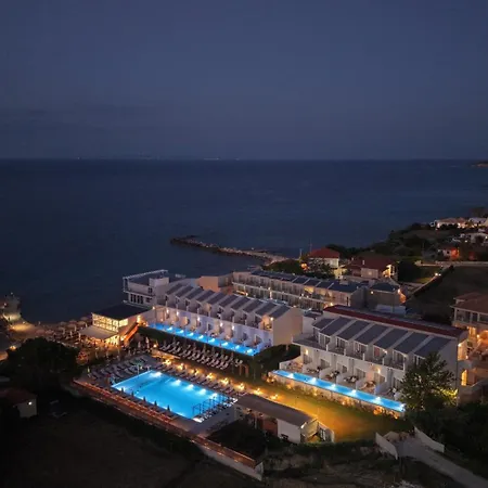 Golden Coast Beachfront Resort-3